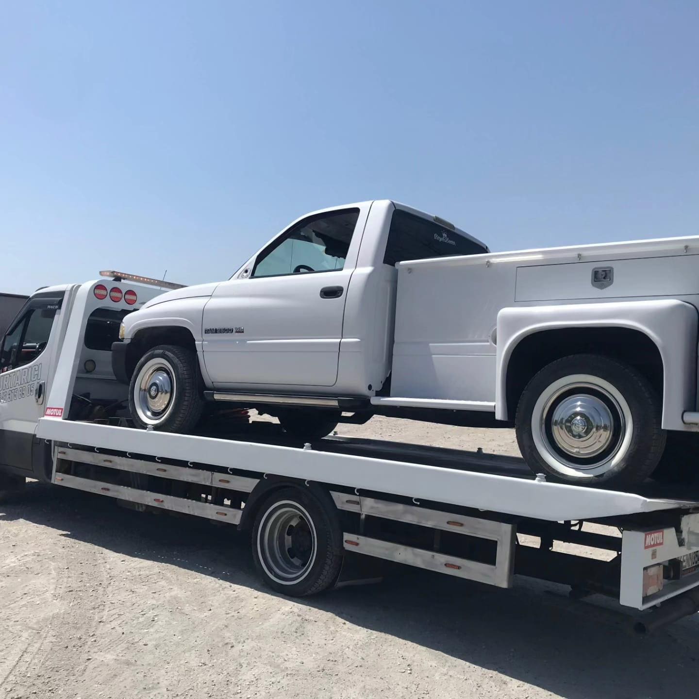 İstanbul Avrupa Yakası Çekici için Pickup taşıması yapan profesyonel oto çekici aracı